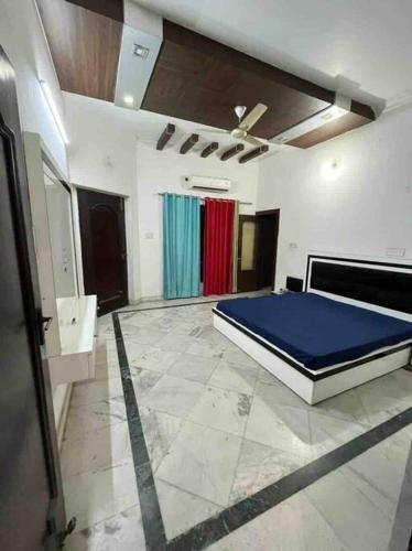 Blueberry -Cheerful Luxury home in Karnal