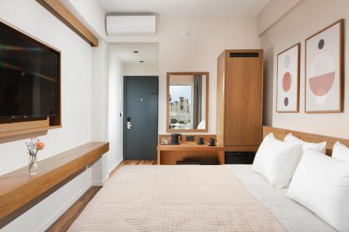Double Room image 10