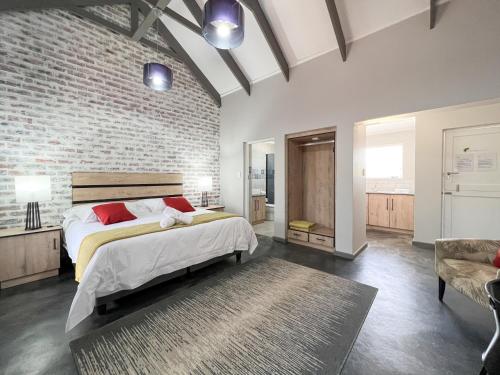 The Featherbed - Oudtshoorn – Oudtshoorn, KS