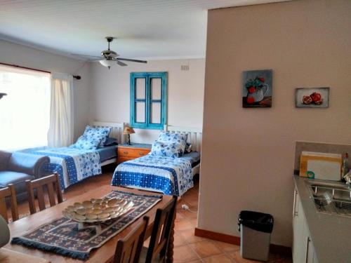 1 double bed, 1 twin bed, 2 sofa beds