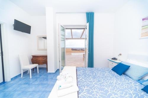 Deluxe Double Room with Sea View