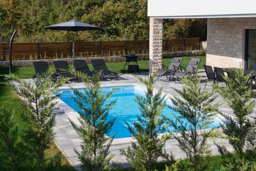 Villa BELLAMY with pool and jacuzzi near Poreč