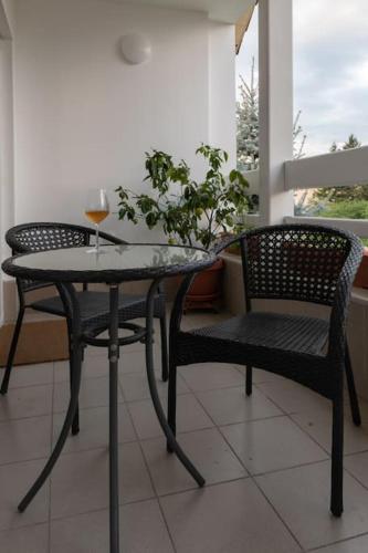 Charming two bedrooms apartment photo 2