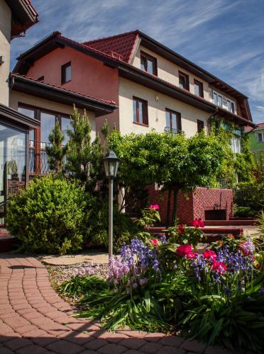 Akme APARTMENTS & ROOMS & FREE PARKING