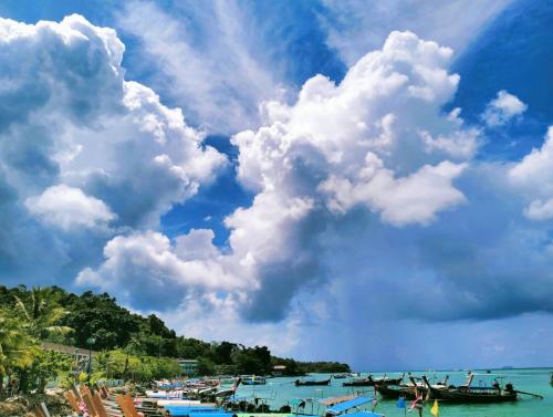 Vista, Blue View House Phi Phi in Long Beach