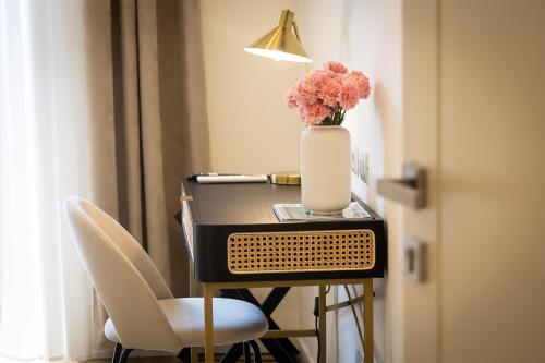 Colosseum Boutique Apartment, Рим (фото 2)
