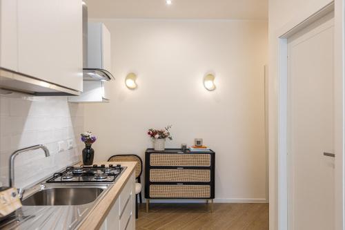 Colosseum Boutique Apartment, Рим (фото 8)