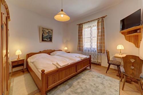Hotel Bayerischer Hof Room Type - Double or Twin Room with City View