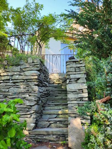 Lingmoor Cottage - Tap to explore photos