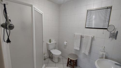 Twin Room image 5