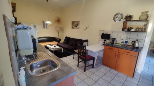 Maison Ambre Guesthouse - image 2