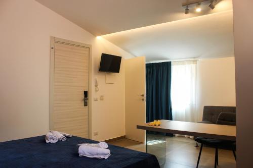 Superior Double Room image 10