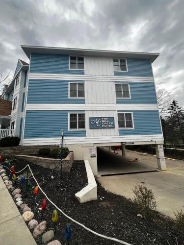 Mill Creek Hotel - image 2