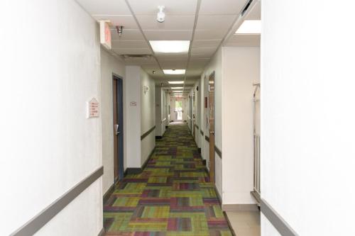 HomeTown Inn-Ringgold - image 8