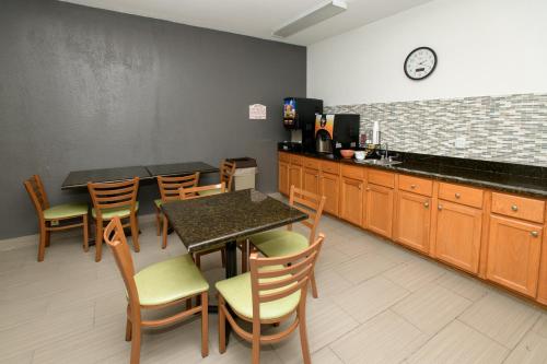 餐飲選擇, HomeTown Inn-Ringgold in 靈戈爾德(GA)