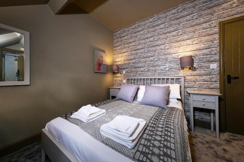 The Westleton Crown - image 14