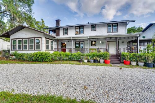 Spacious Home w/ Florida Room ~ 1 Mi to Lake Dora!, Mount Dora (zdjęcie 3)