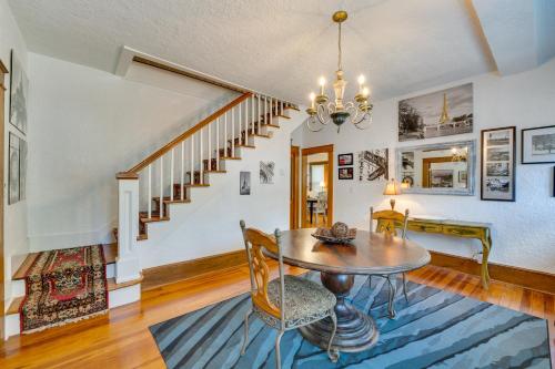 Spacious Home w/ Florida Room ~ 1 Mi to Lake Dora!, Mount Dora (zdjęcie 8)