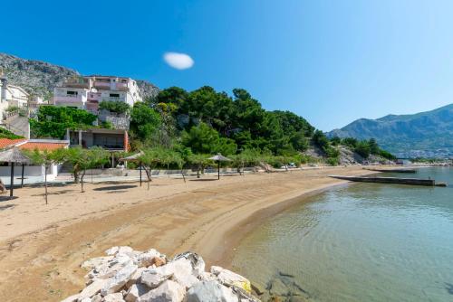 Apartments and Room Jure