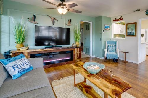 Dunnellon Vacation Rental with Pool - Kayak and Fish!