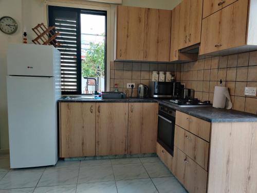 Kitchen, Palm garden paradise in Perivolia