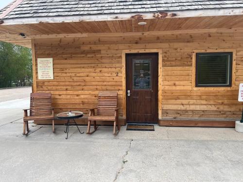 Creekside Downtown Vacation Suites, Only Adults 25 or older – Buffalo, WY