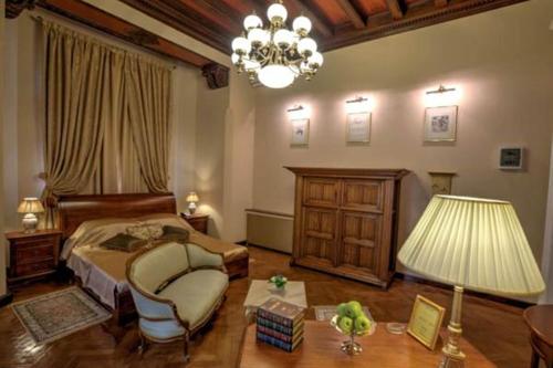 Grand Boutique Hotel
