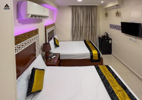 Pyramids Height Hotel & Pyramids Master Scene Rooftop
