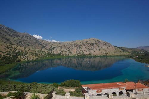 Lakescape Villa In Kournas - Amazing View