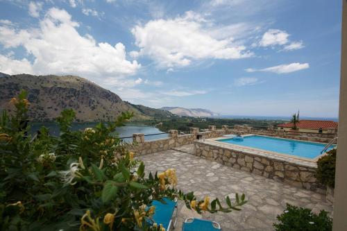 Lakescape Villa In Kournas - Amazing View