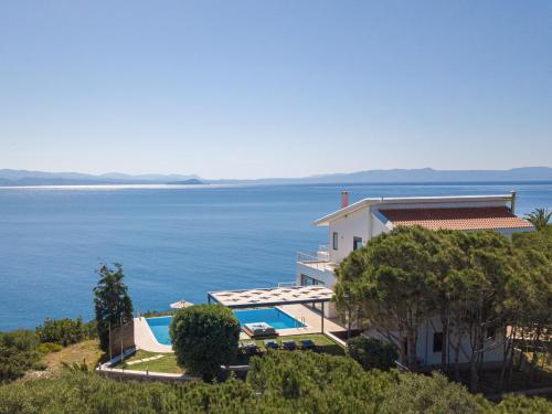 Villa del Mare, built on the edge of the sea