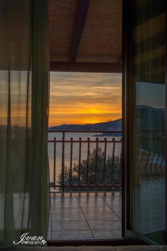 Apartments Villa Mirella 20 m from the sea - free parking in ออกรุค กอนจิ
