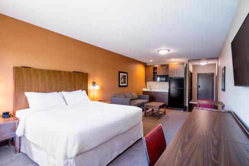 Four Points by Sheraton Grande Prairie