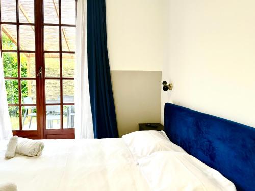 1 queen bed