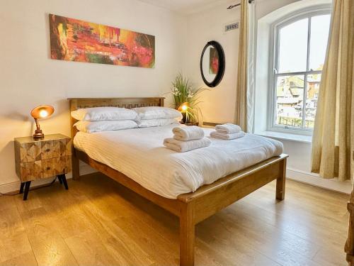 Riverside Apartment at Woodsmill Quay 5