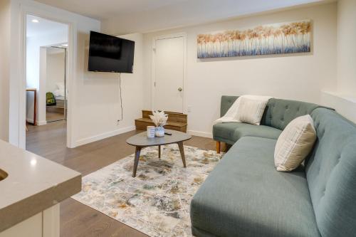 Efficiently Equipped Pacifica Apt - 1 Mi to Beach! Efficiently Equipped Pacifica Apt - 1 Mi to Beach!