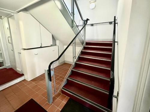 Luxury Apartment at Woodsmill Quay - image 3