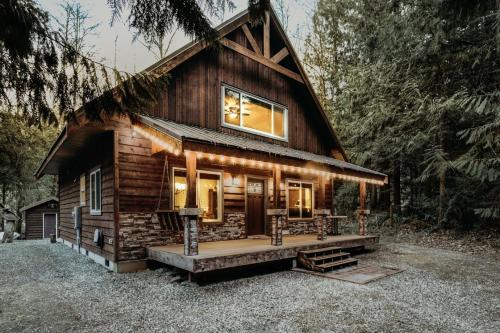 22MBR - Wi-Fi - Fireplace - Pets OK - Sleeps 8 cabin, Glacier (zdjęcie 2)