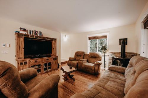 22MBR - Wi-Fi - Fireplace - Pets OK - Sleeps 8 cabin, Glacier (zdjęcie 4)