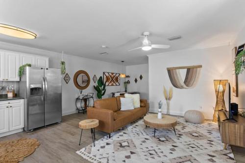 Boho Inspired Apt in the heart of Tampa Bay! in Harbour Island