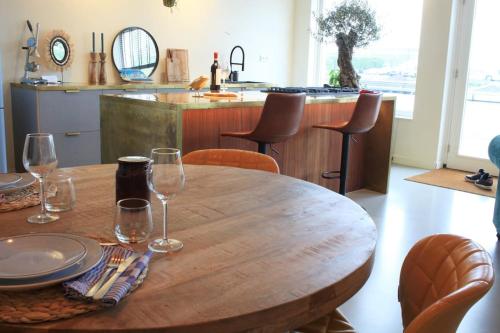 Luxury Harbour Suite With Private Parking in 魯德司徒安特