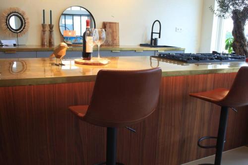 Luxury Harbour Suite With Private Parking in 魯德司徒安特