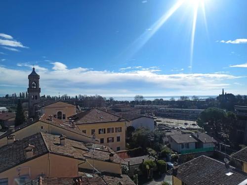  Attico Padenghe Vista Lago Ascensore e Terrazza, Unterkunft in Padenghe sul Garda