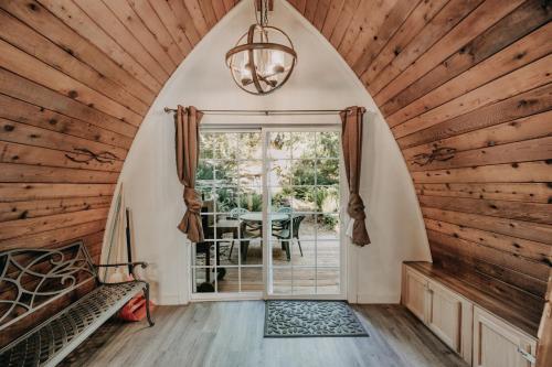 78MBR - Wood Stove - WiFi - Pets Ok - BBQ - Sleeps 6 home, Glacier (foto 5)