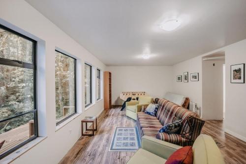 43SL - Hot Tub - Pets Ok - BBQ - WiFi cabin, Glacier (zdjęcie 5)
