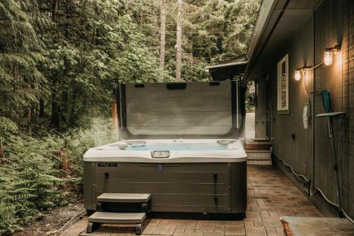 30GS - BBQ - Hot Tub - Wi-Fi - Pets Okay - Sleeps 8 cabin