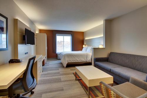 Holiday Inn Express Hotel & Suites Cedar Rapids I-380 at 33rd Avenue, an IHG Hotel