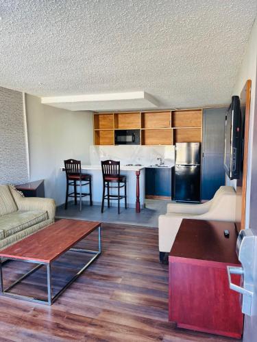 North Villa extended stay in Houston, USA