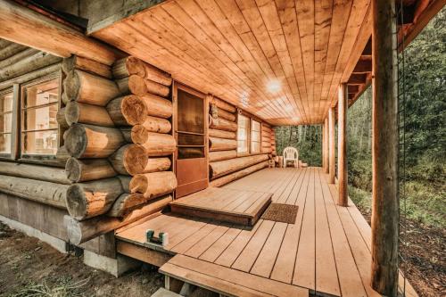 76GS - Genuine Log Cabin - WiFi - Pets Ok - Sleeps 4 home, Glacier (Foto 4)