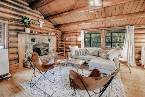 76GS - Genuine Log Cabin - WiFi - Pets Ok - Sleeps 4 home, Glacier (Foto 6)